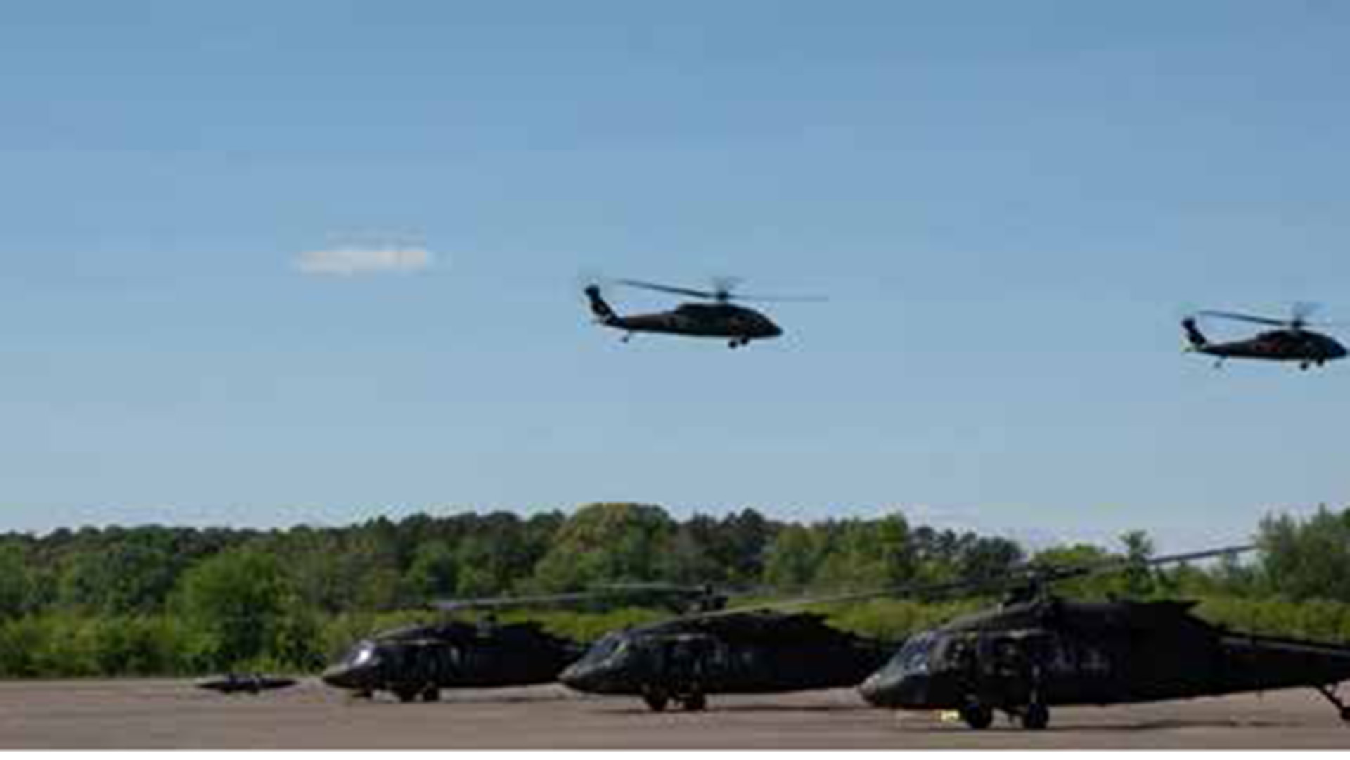  Soldiers from 101st Airborne Division (Air Assault) take off in UH-60 Black Hawk helicopters to begin an L2A2.